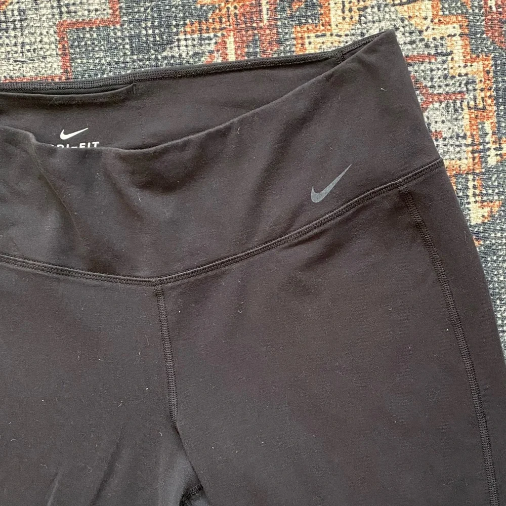 ✨Nike Capris Leggings - Picture 3 of 6